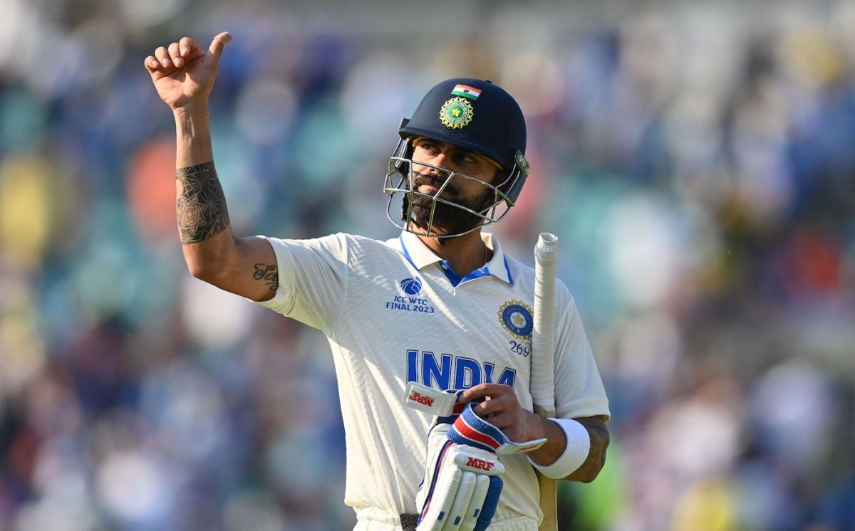 Virat Kohli gives a thumbs up to the crowd at the end of day's play, Australia vs India, WTC final, 4th Day, The Oval, London, June 10, 2023