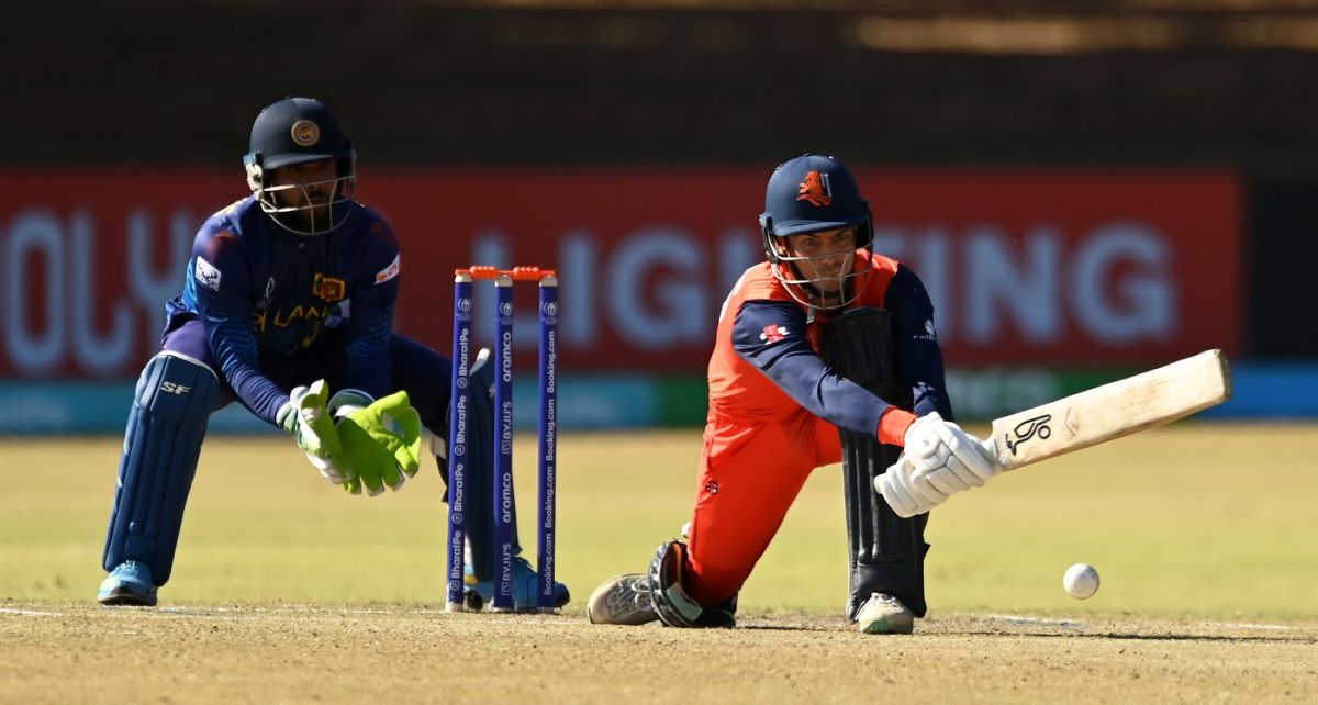 Scott Edwards plays a reverse sweep, Netherlands vs Sri Lanka, Super Six, ODI World Cup Qualifier, Bulawayo, June 30, 2023