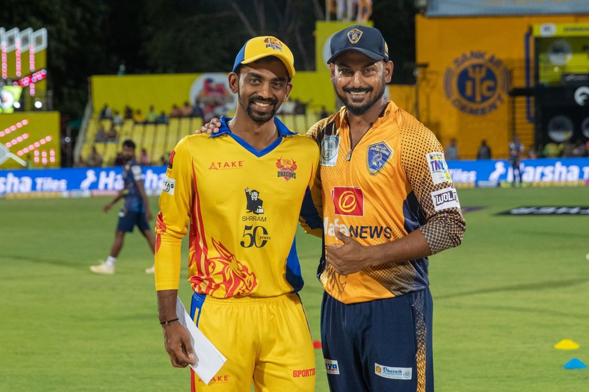 Dindigul Dragons captain B Indrajith and Nellai Royal Kings captain KB Arun  Karthik greet each other