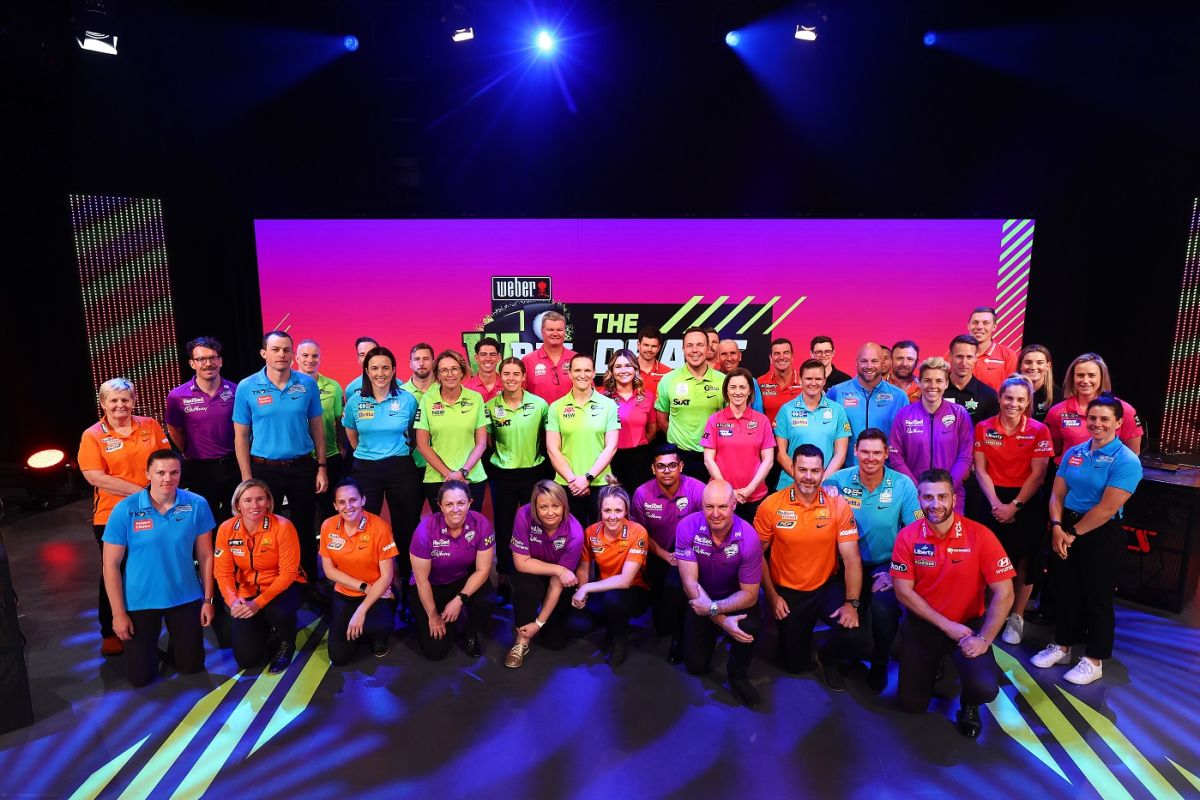 All the WBBL teams pose for a photo after the drafts