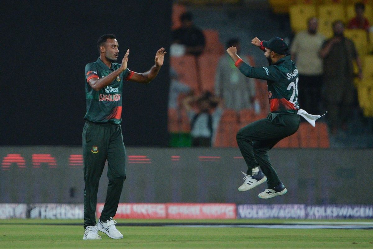 Shoriful Islam and Shamim Hossain celebrate a wicket, Afghanistan vs Bangladesh, Group B, Asia Cup, Lahore, September 3, 2023