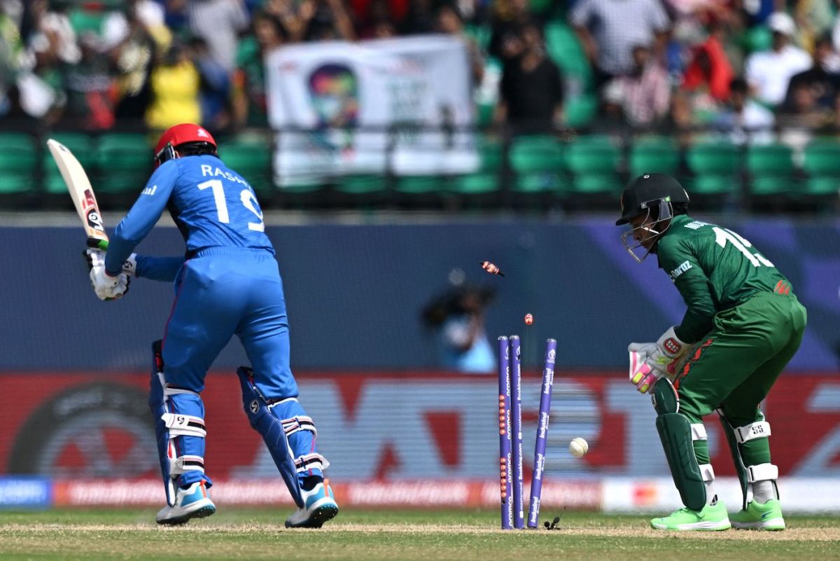 Rashid Khan missed a straighter one from Mehidy Hasan Miraz, Afghanistan vs Bangladesh, World Cup, Dharamsala, October 7, 2023