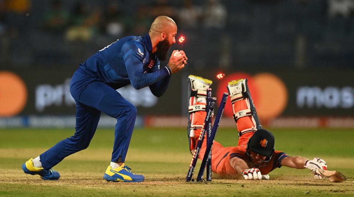 Moeen Ali attempts to run out Wesley Barresi, England vs Netherlands, Men's ODI World Cup, Pune, November 8, 2023