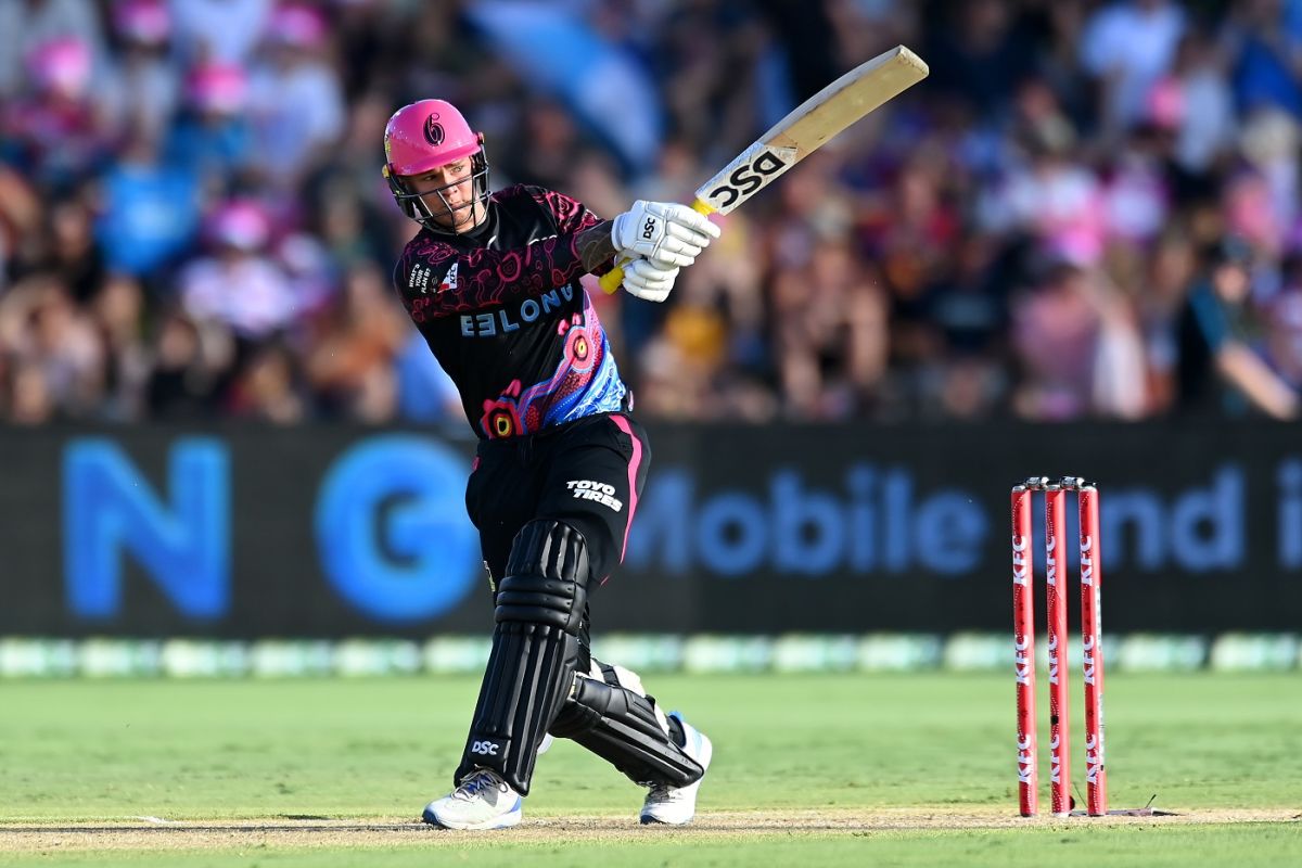 Josh Brown's 31-ball 43 kept Brisbane Heat ahead in the chase ...