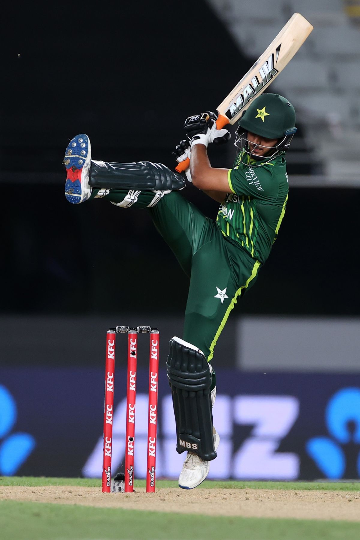 saim-ayub-hits-a-no-look-six-espncricinfo