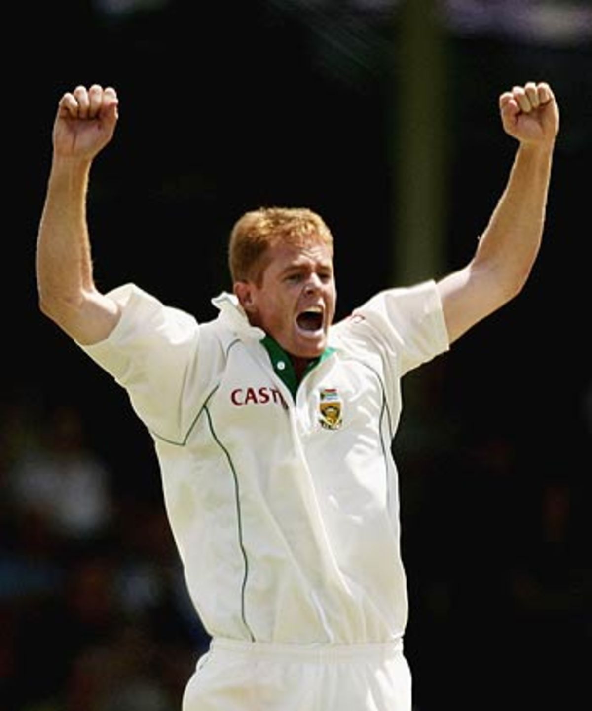 Shaun Pollock celebrates after dismissing Ricky Ponting