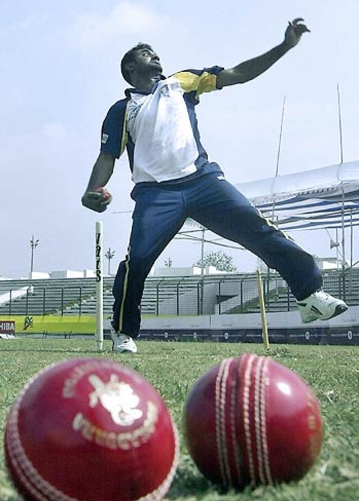 Muttiah Muralitharan Bowls During Practice Ahead Of The First Test