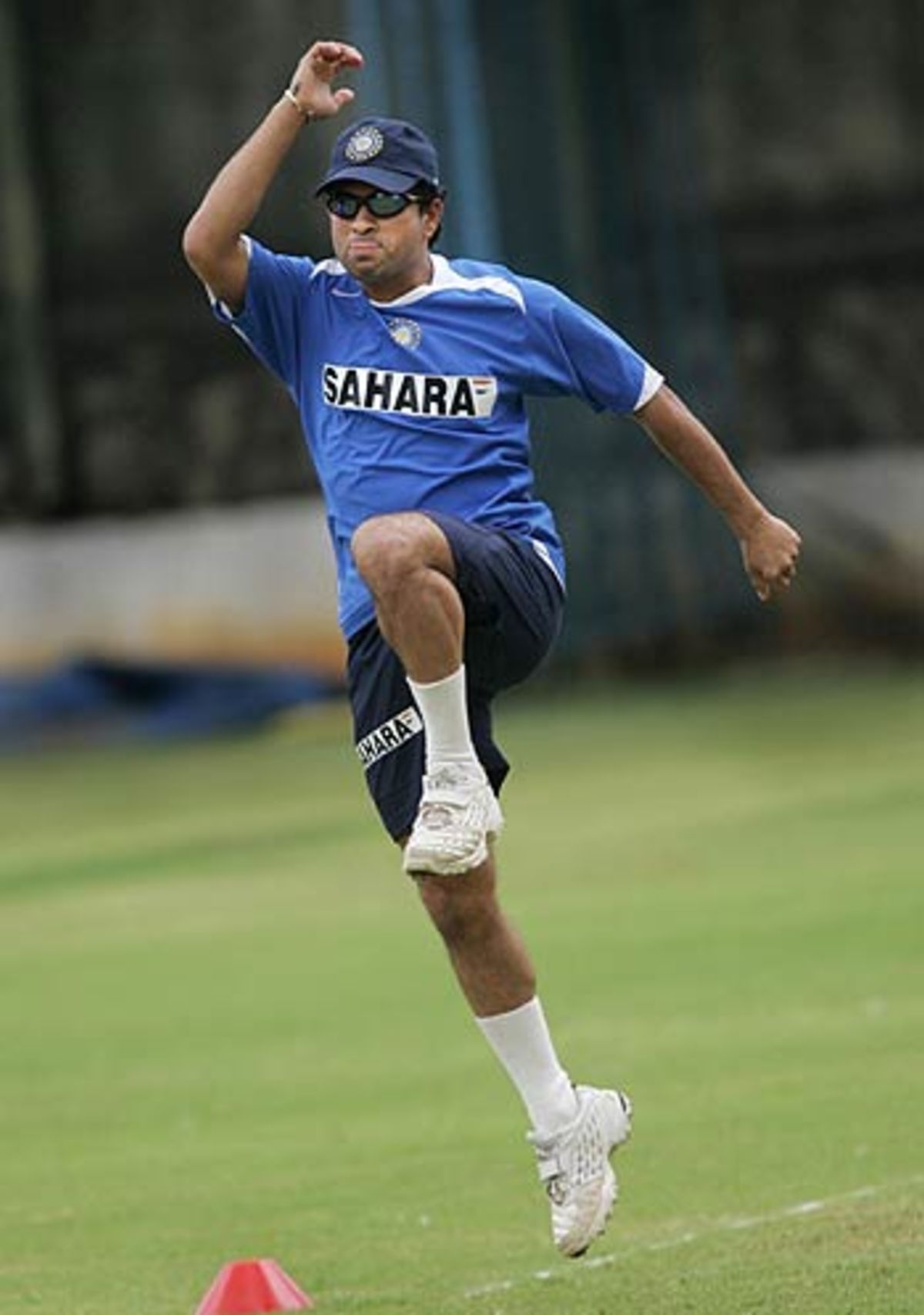 Sachin Tendulkar follows suit | ESPNcricinfo.com