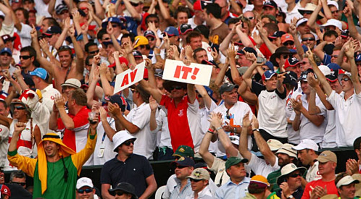 Av it The Barmy Army roar their support to England at the SCG   ESPNcricinfocom