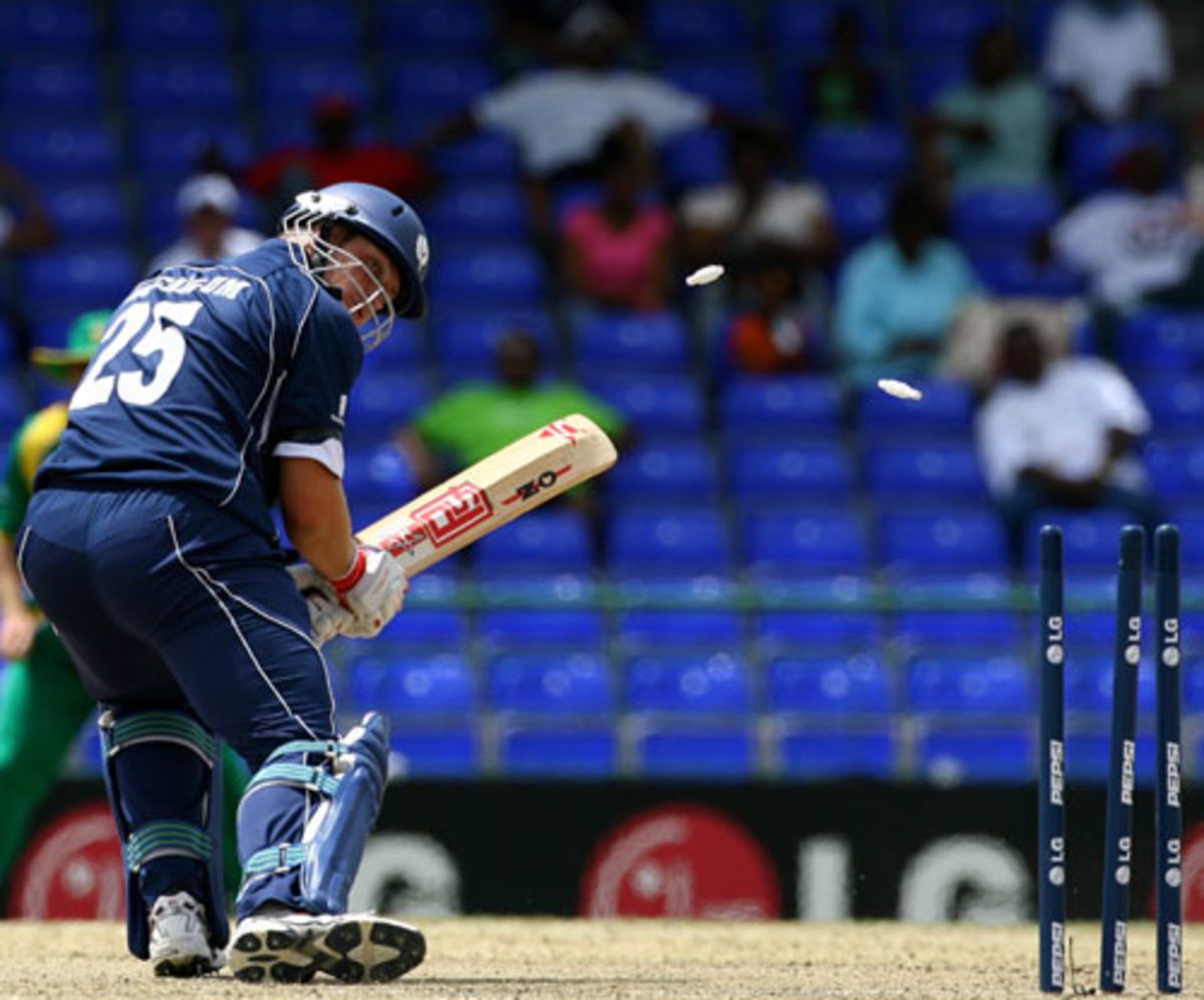 Neil McCallum of Scotland is castled by Charl Langeveldt