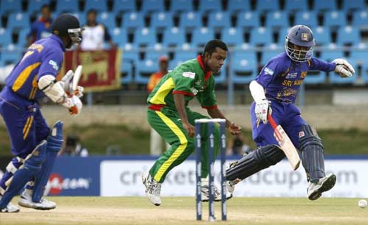 Syed Raveel Mahela Jayawardene and Sanath Jayasuriya continued on the rampage after ...