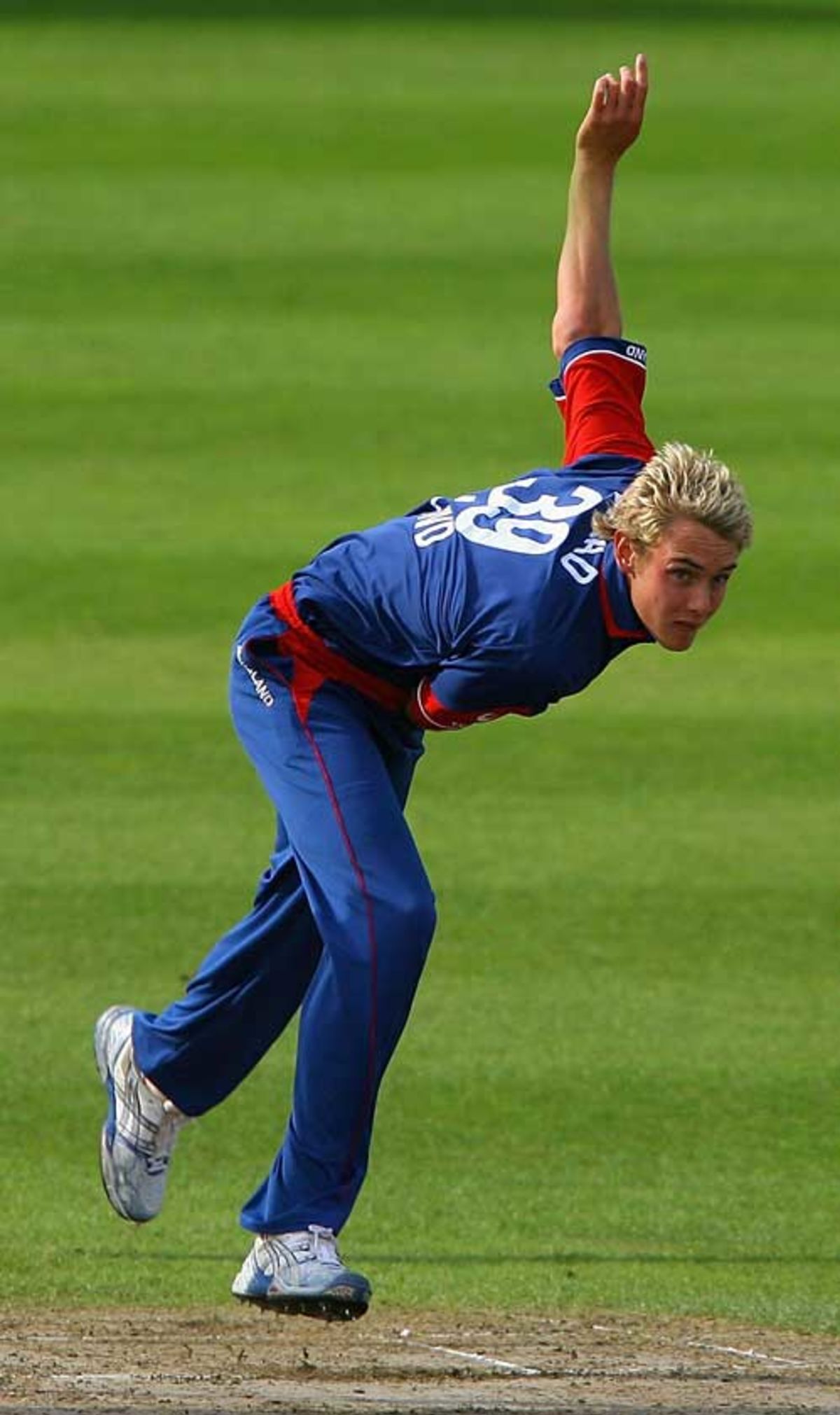Stuart Broad was expensive against West Indies but collected a late wicket, England Lions v West Indians, New Road, June 21, 2007