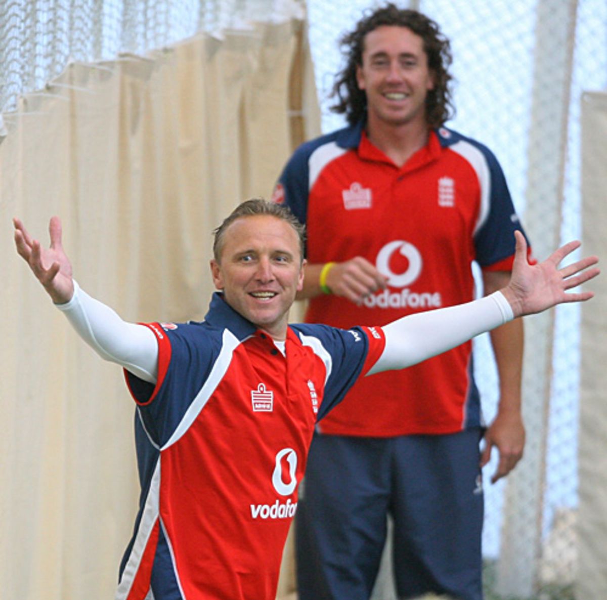 Eek Allan Donald larks around during an England training session