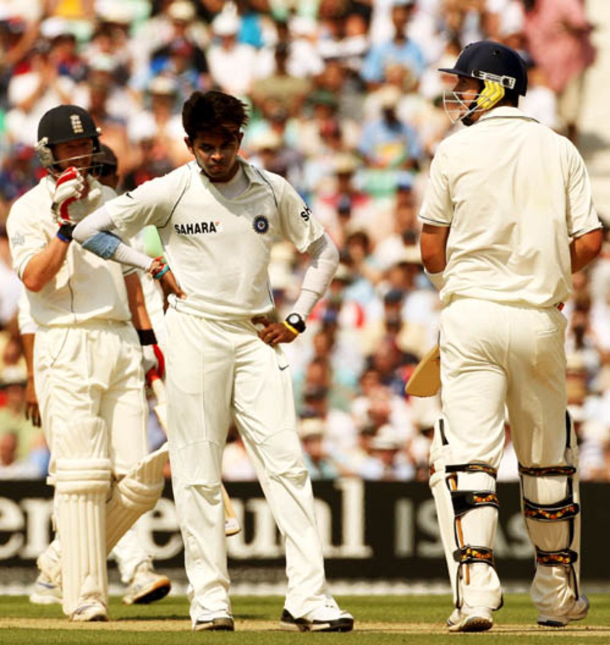 Subramaniath Badrinath Is Congratulated By Arjun Yadav On His Hundred 