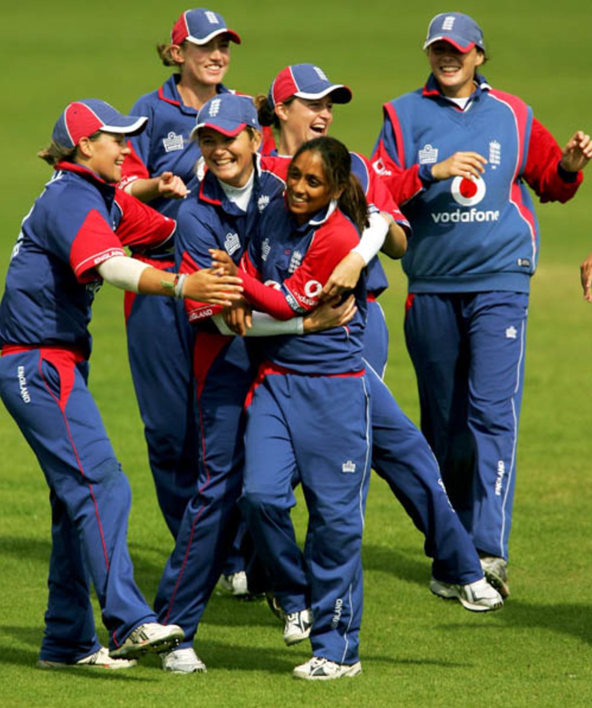 isa-guha-s-4-for-11-sent-new-zealand-crashing-to-72-espncricinfo