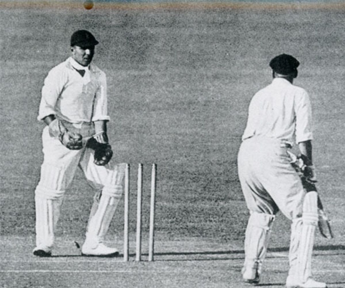 Vic Richardson hooks Harold Larwood over the close field | ESPNcricinfo.com