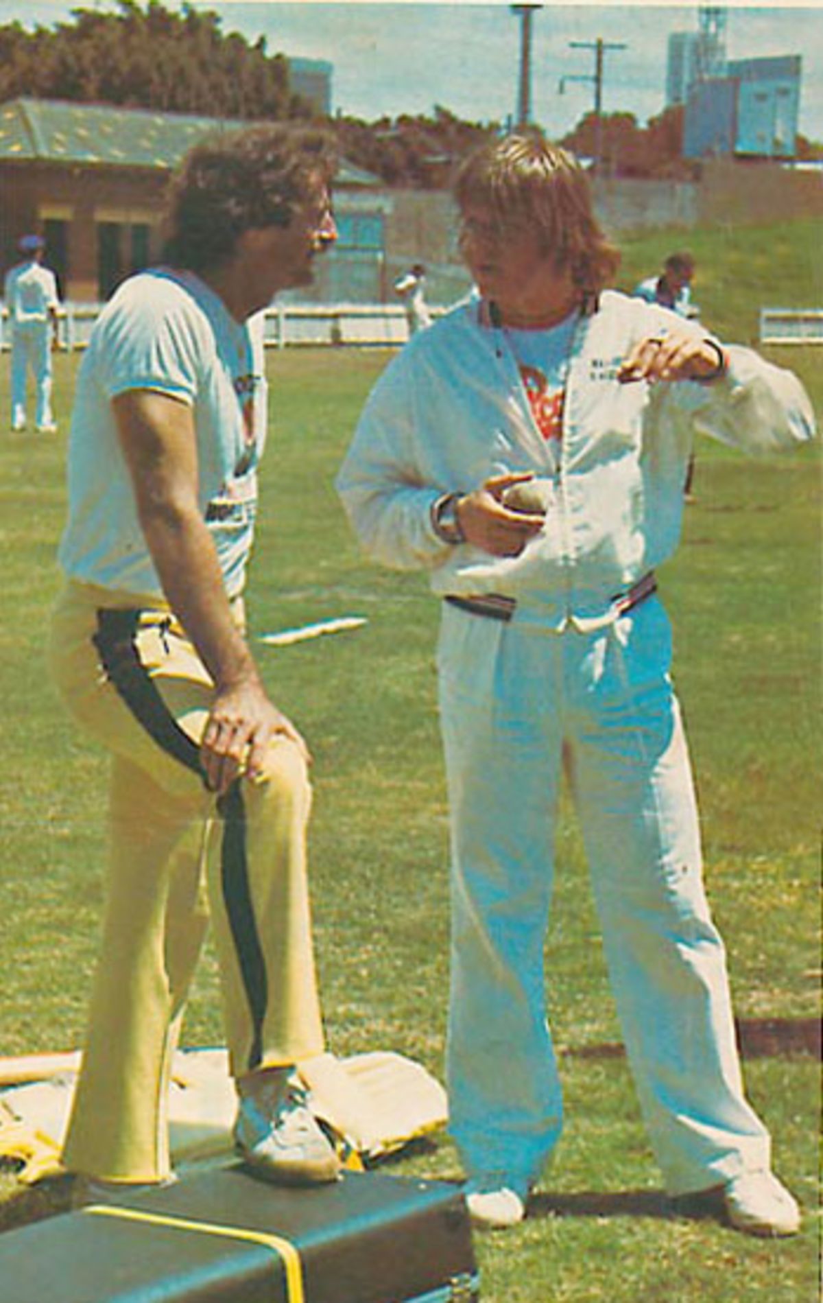 Dennis Lillee chats with Chicago lead singer Peter Cetera