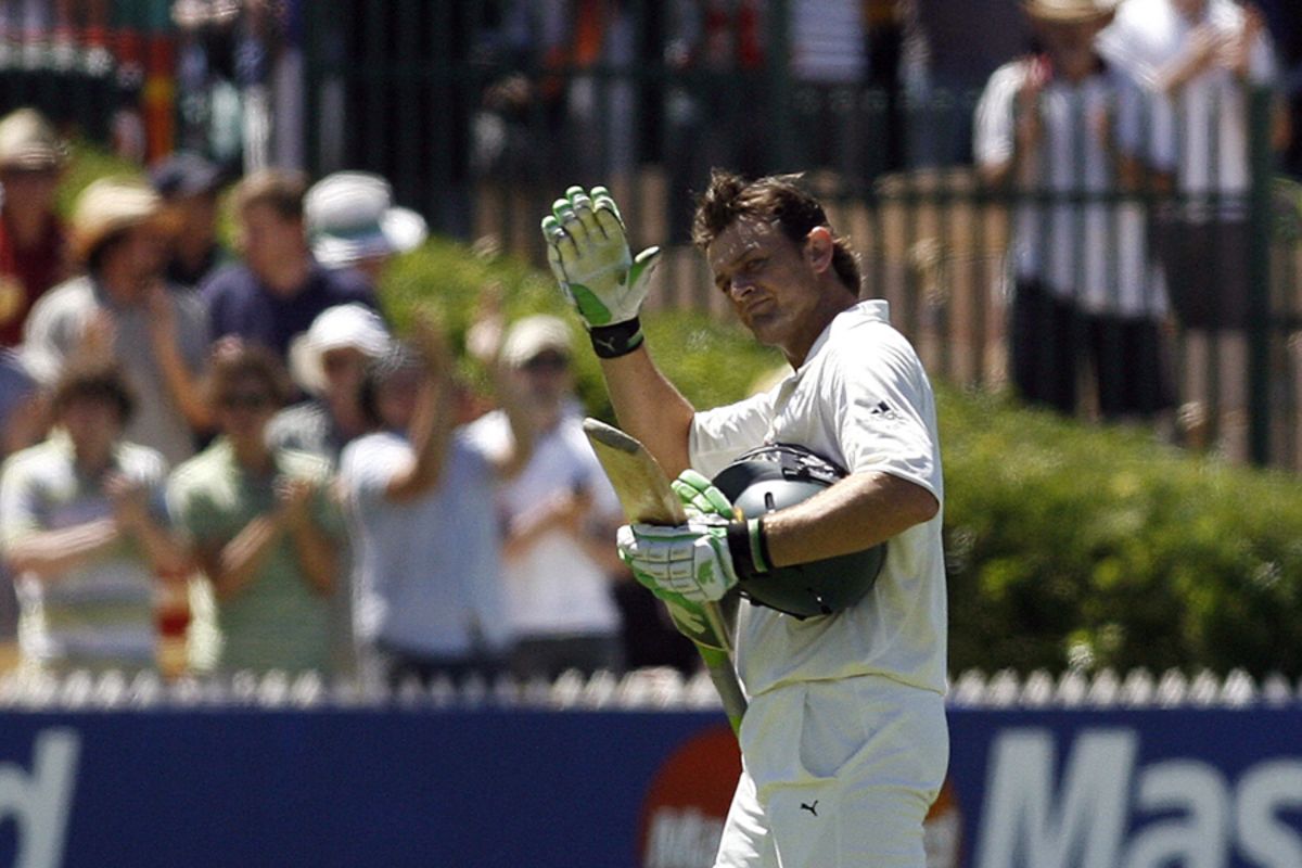 Adam Gilchrist waves goodbye to Adelaide, Australia v India, 4th Test, Adelaide, 4th day, January 27, 2008