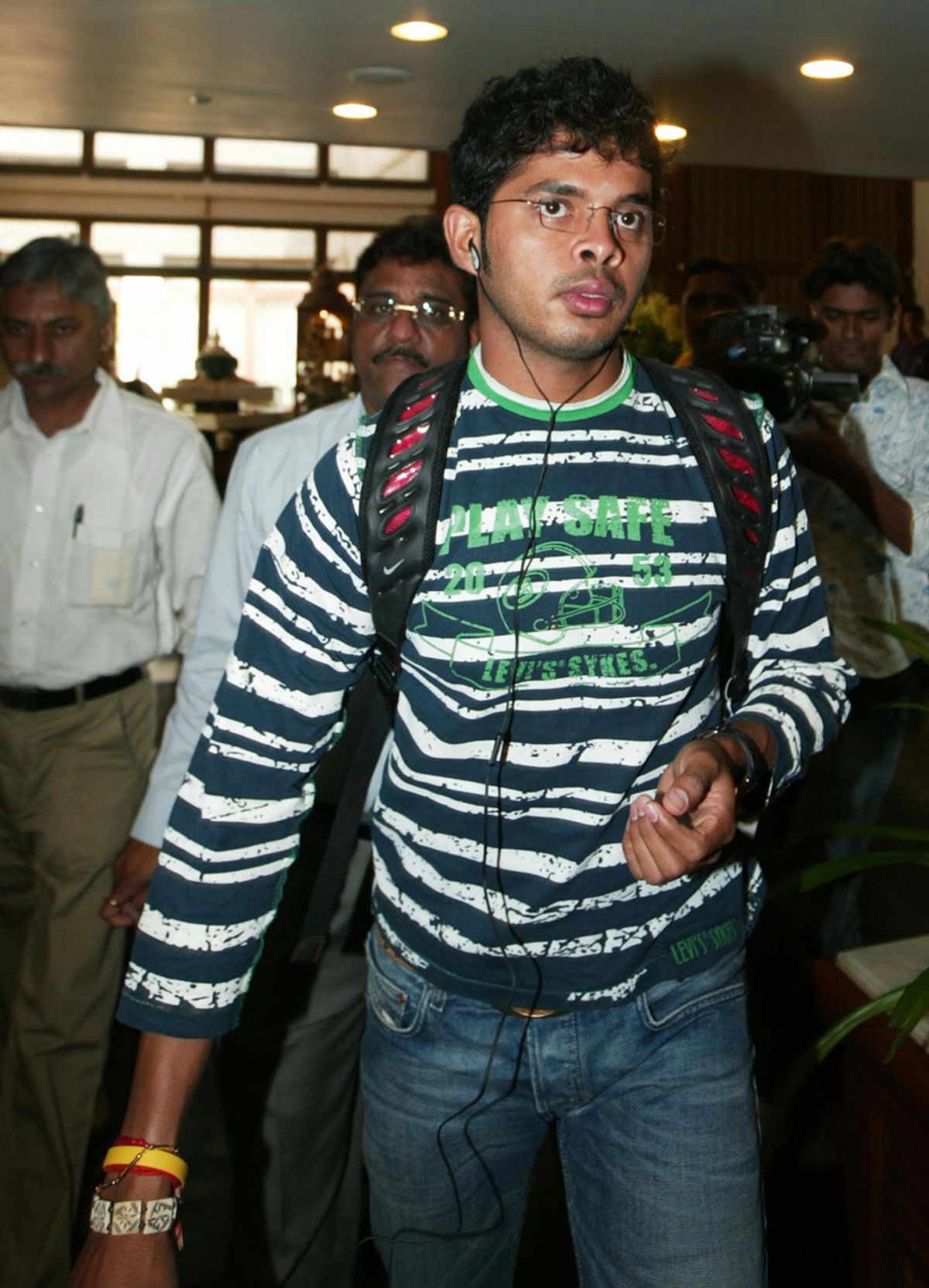 Sreesanth arrives in Ahmedabad for a meeting regarding the Harbhajan Singh slapping incident, Ahmedabad, May 9, 2008