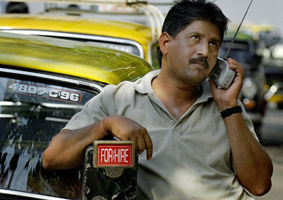 a-taxi-driver-follows-cricket-on-the-radio-espncricinfo