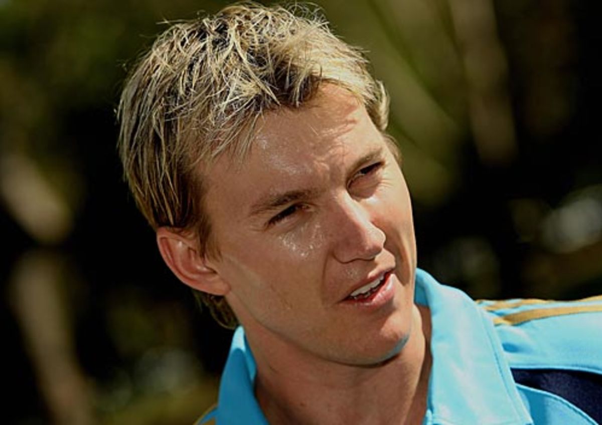 Brett Lee looks to get back in business