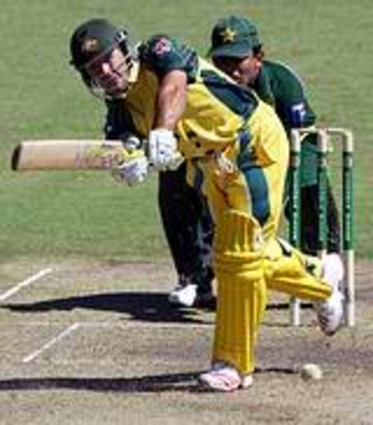 Ricky Ponting drives one, Australia v Pakistan, VB Series final, February 6, 2005