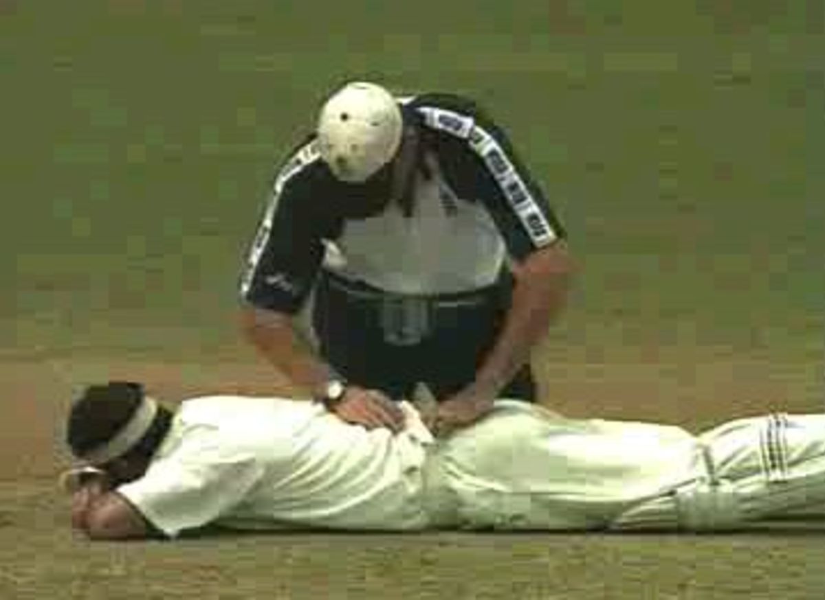 5th Test, West Indies v England, Barbados Day 1, session 1 Thorpe recieves treatment for his bad back before retiring hurt