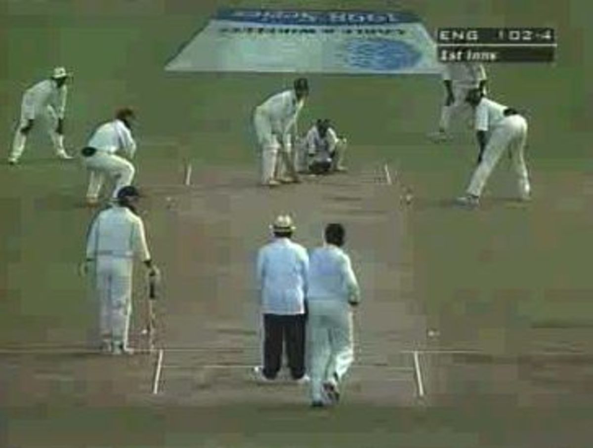 5th Test, West Indies v England, Barbados Day 1, session 2: Hooper bowls to Russell