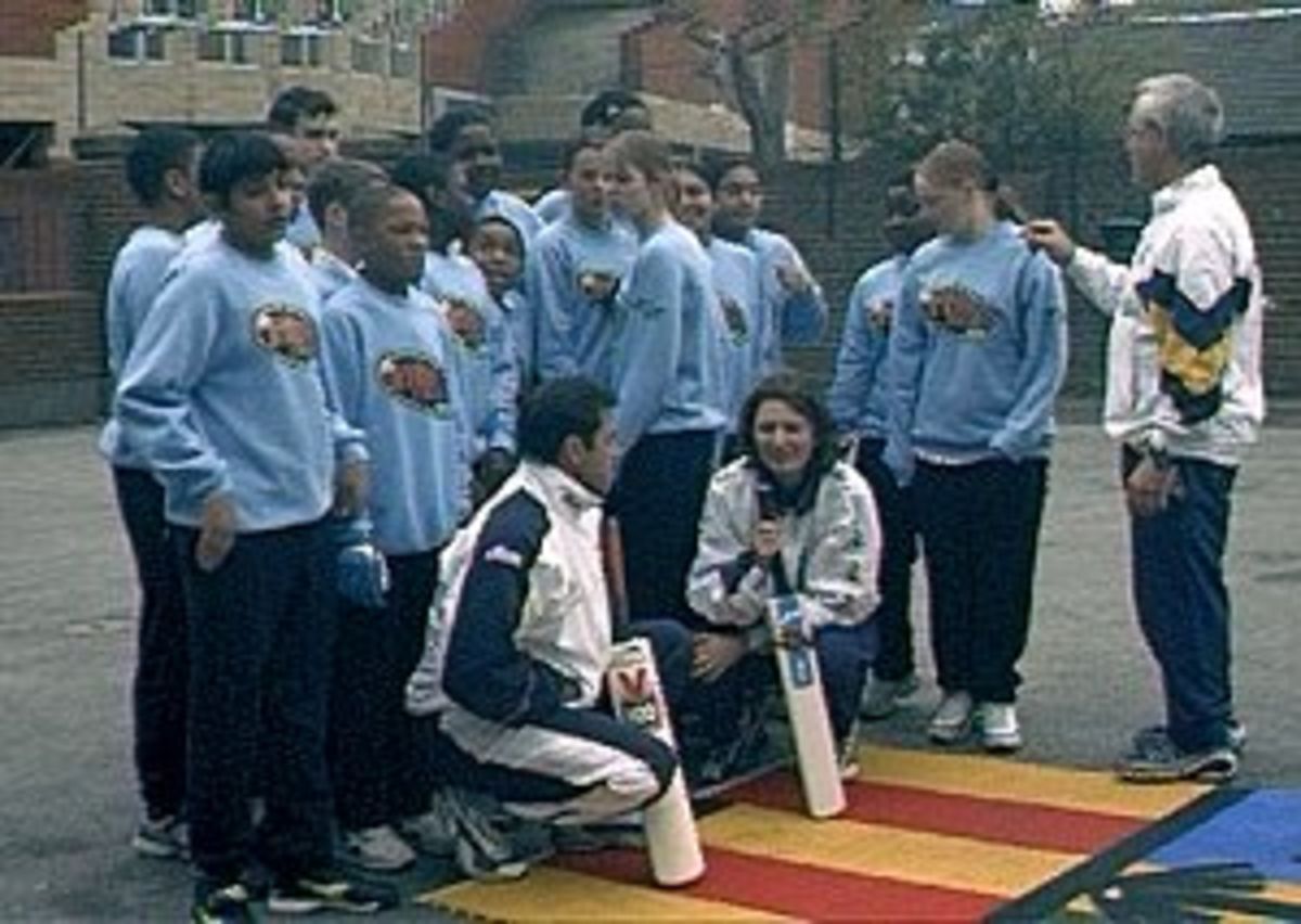 Mark Ramprakash and Charlotte Edwards help to launch Inter Cricket