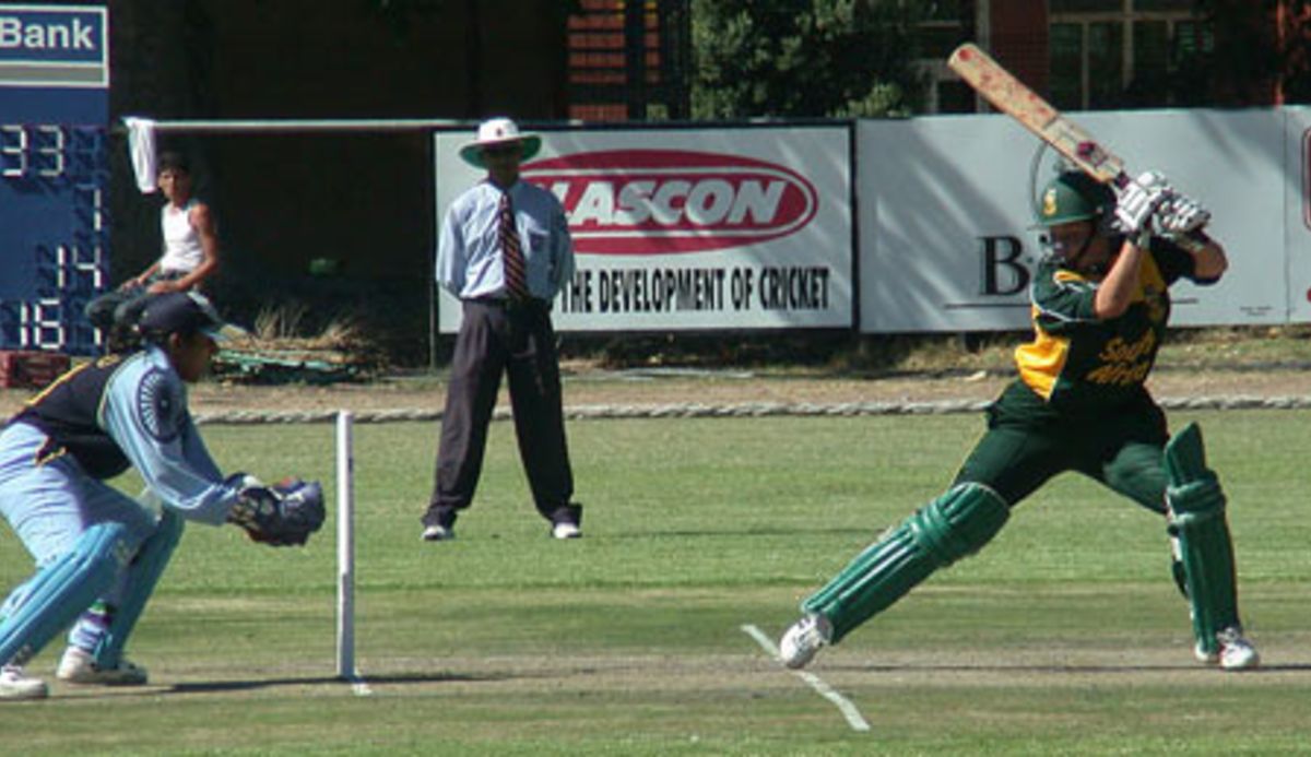 SA's Daleen Terblanche late cuts a ball to thirdman against India in a
