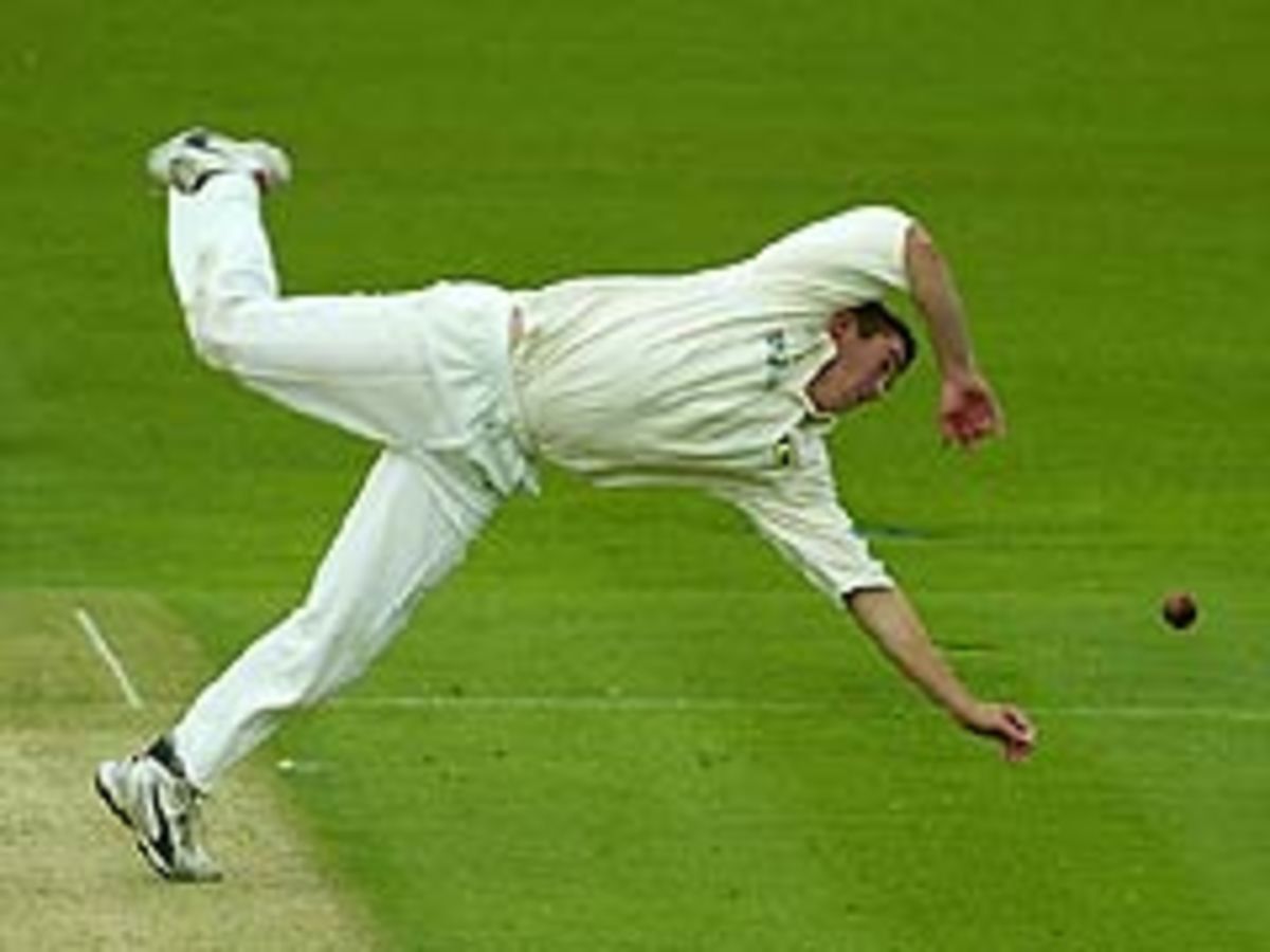 Travis Friend Dices To Field At Lord S Eng V Zim 1st Test May 23 2003