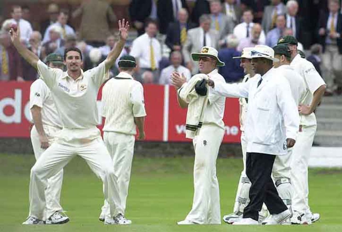 Jason Gillespie Is A Fearsome Sight For Any Umpire With This Appeal ...