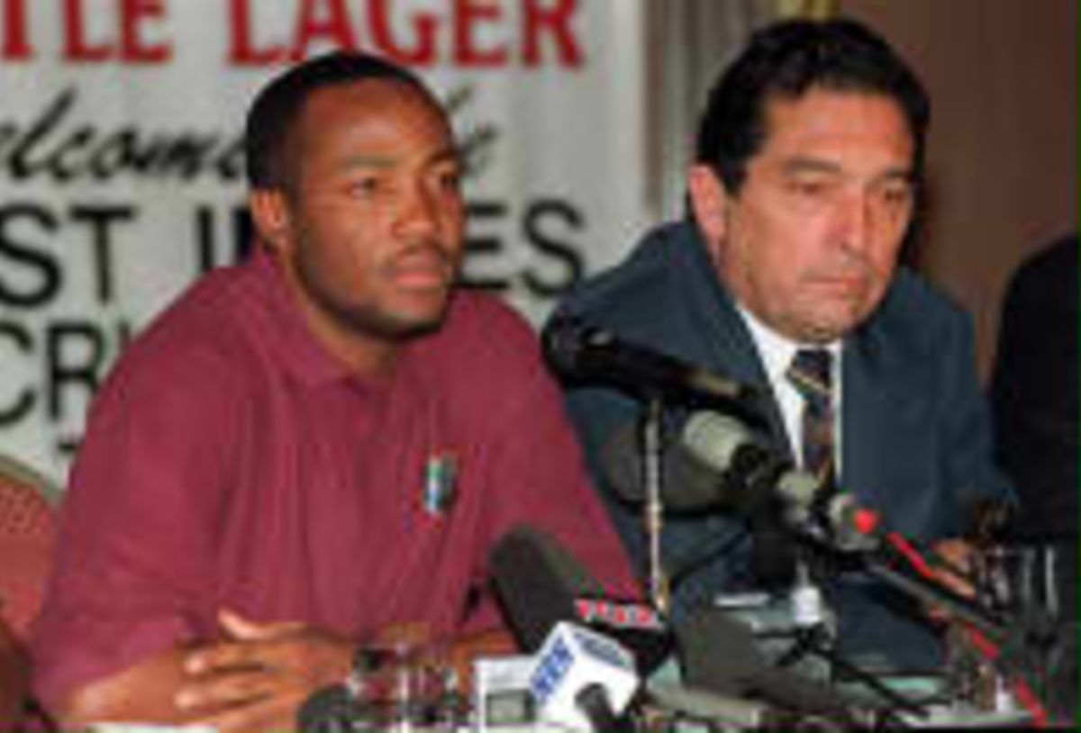 Brian Lara finally arrives in Johannesburg | ESPNcricinfo.com