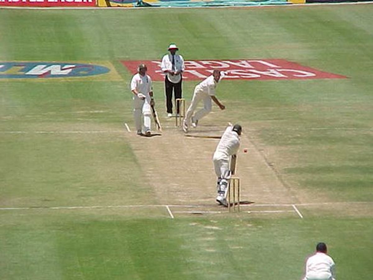 Gibbs is dismissed for 10 after nicking this ball to slip to be taken by Flintoff, on day four of the Second Test between South Africa and England in Port Elizabeth. (12 December 1999)