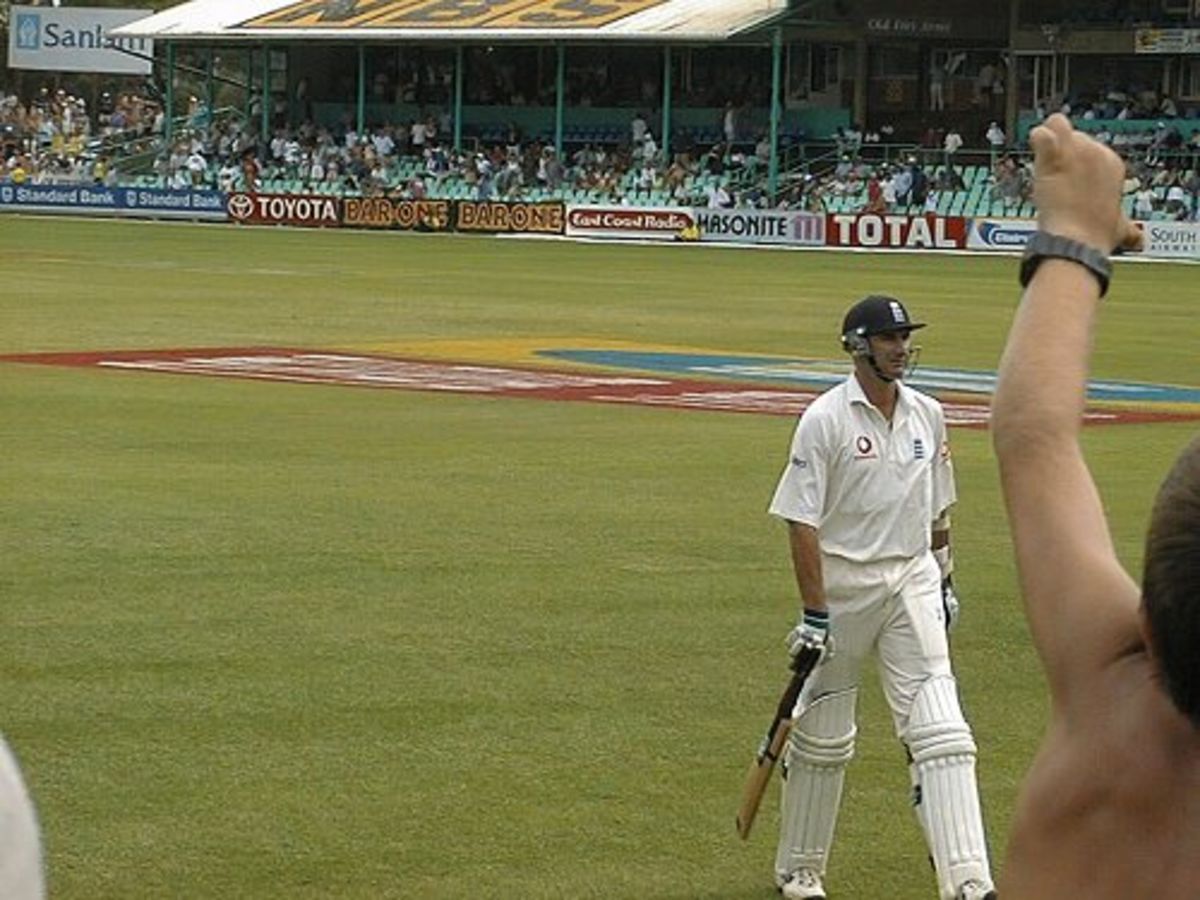 Day two of the 3rd Test in Kingsmead, Durban between England and South Africa (27 Dec 1999)