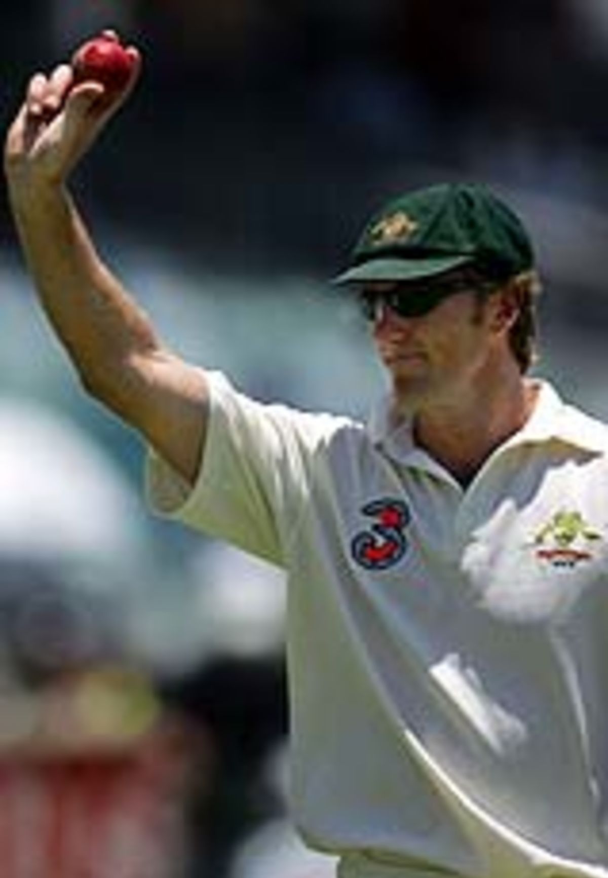 Glenn Mcgrath Acknowledges The Applause 3697