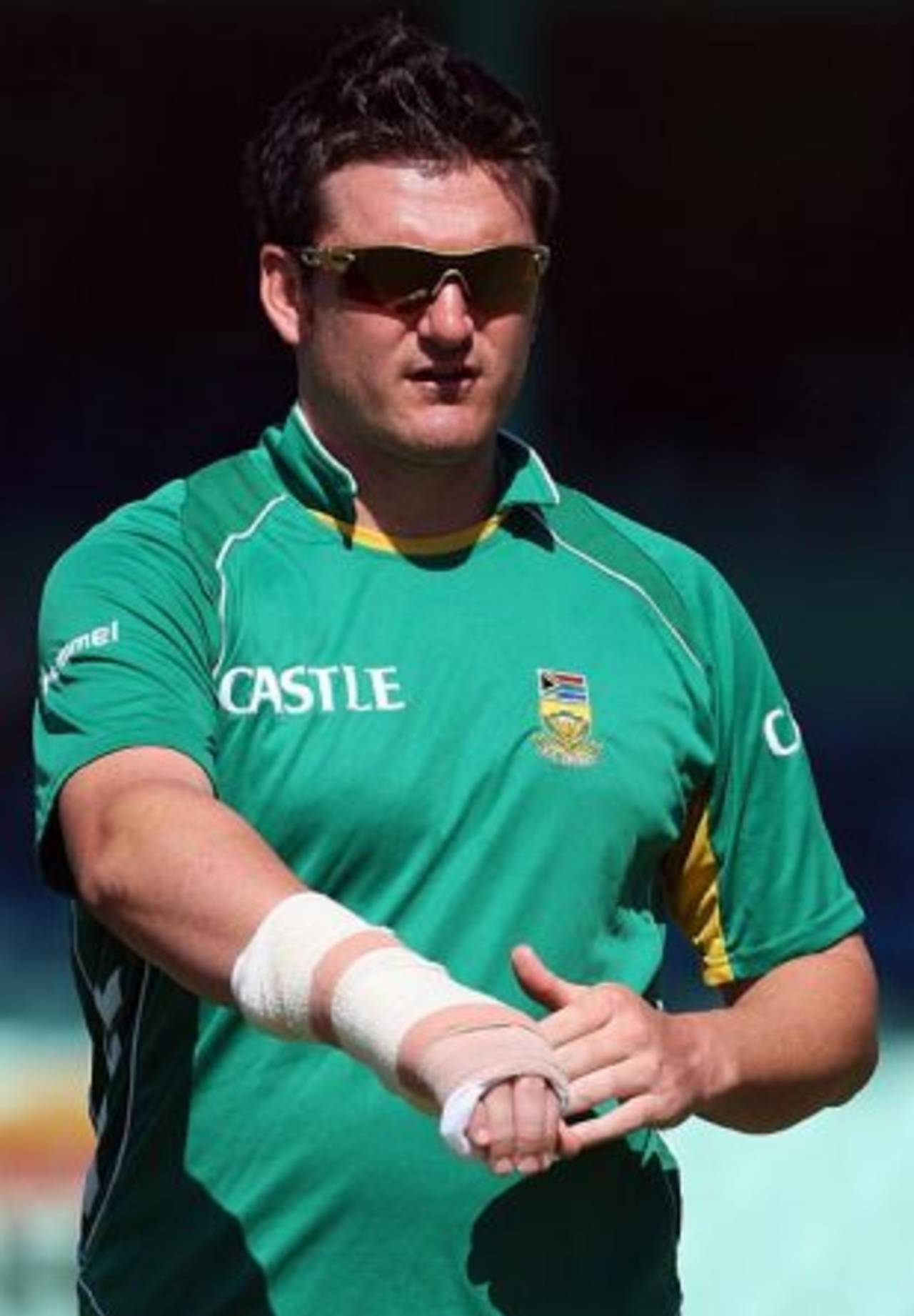 Graeme Smith with a broken hand, South Africa v Australia, 2nd Test, Durban, 3rd day, March 8, 2009
