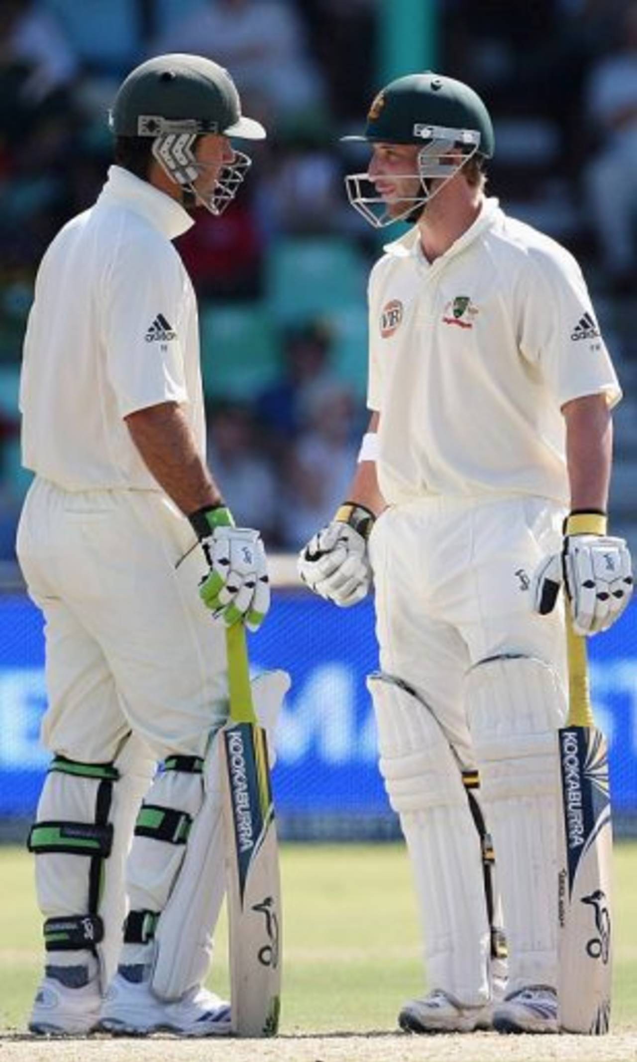 Ricky Ponting and Phillip Hughes have a chat , South Africa v Australia, 2nd Test, Durban, 3rd day, March 8, 2009