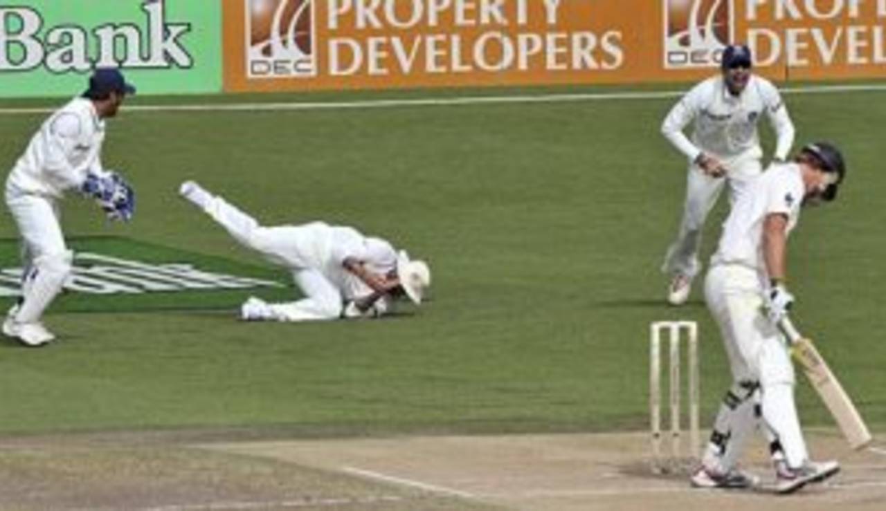 Sachin Tendulkar took a low catch to dismiss Tim McIntosh, New Zealand v India, 1st Test, Hamilton, 3rd day, March 20, 2009