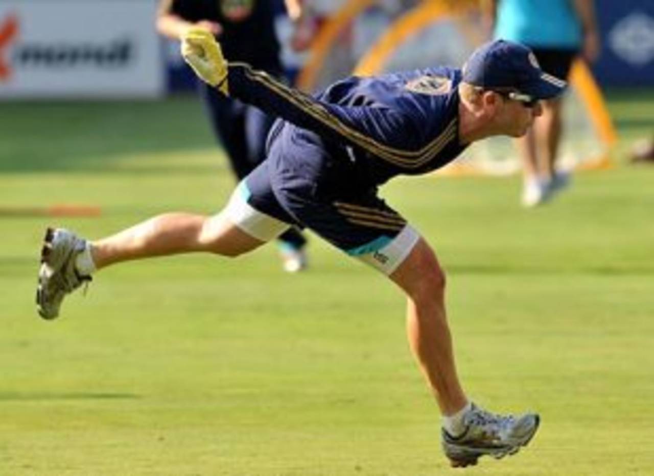 Brad Haddin takes aim, Johannesburg, March 25, 2009