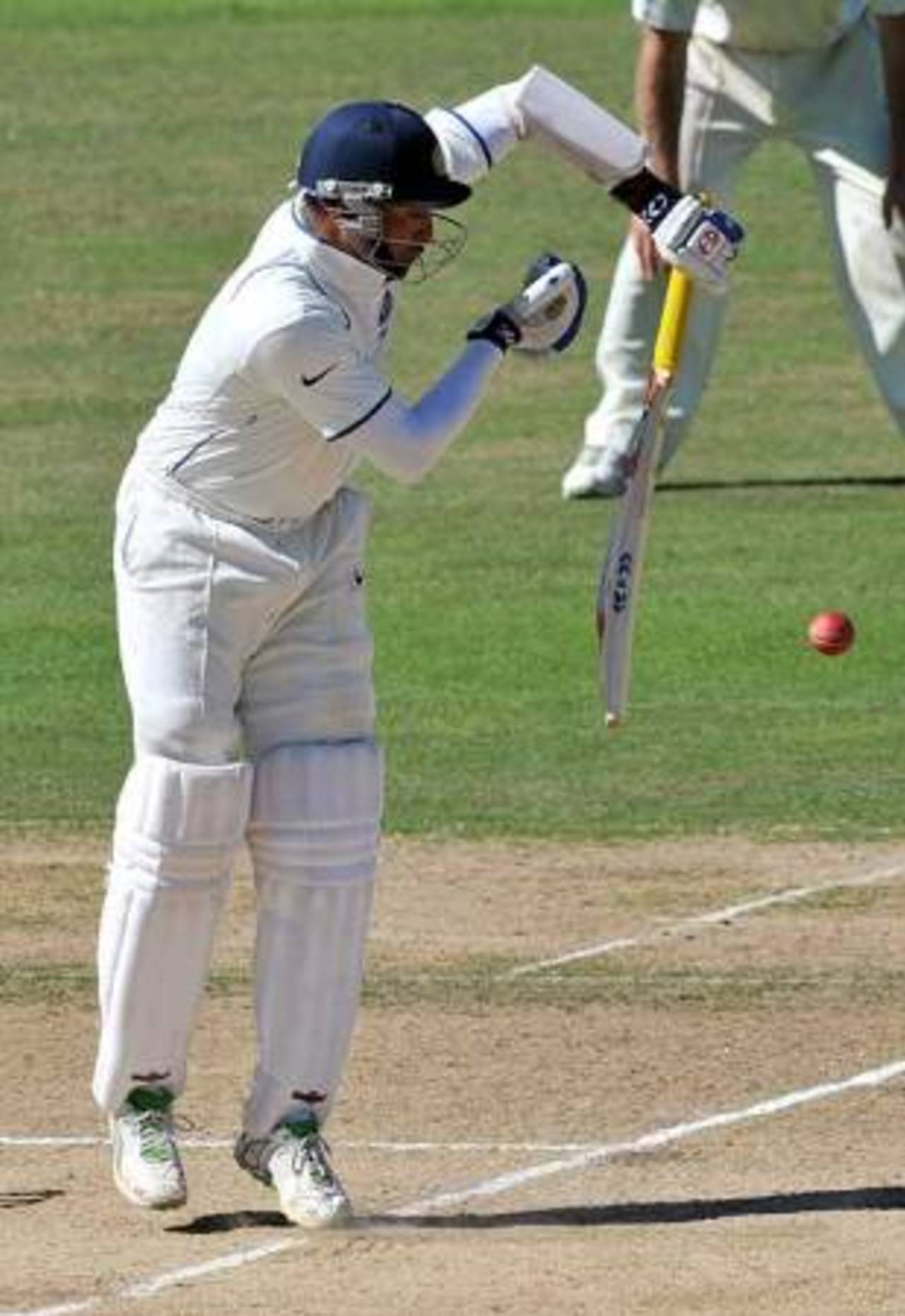 VVS Laxman fends a short delivery, New Zealand v India, 2nd Test, Napier, 5th day, March 30, 2009