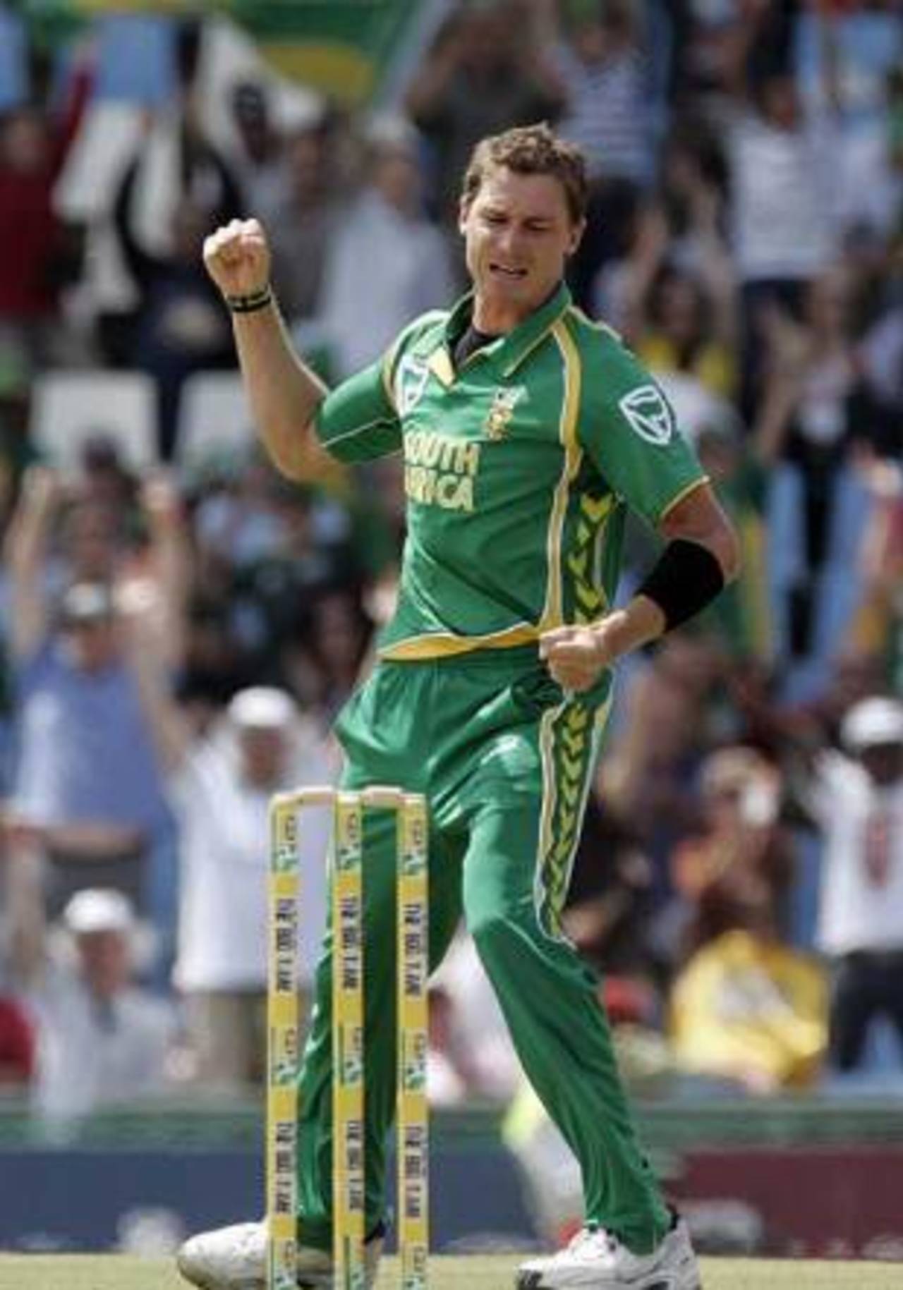 The presence, or otherwise, of Dale Steyn could be crucial to the outcome of the second Test, which starts on Boxing Day&nbsp;&nbsp;&bull;&nbsp;&nbsp;Associated Press