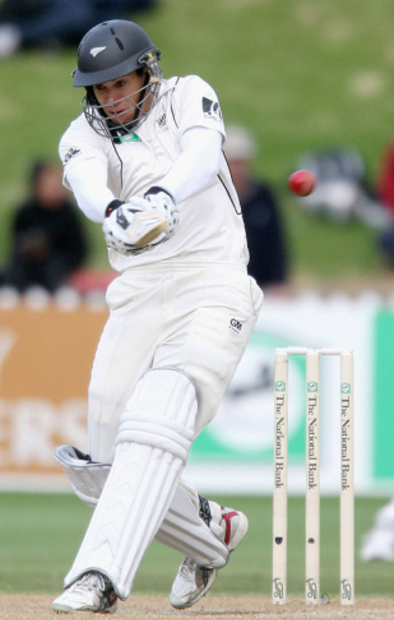 Ross Taylor pulls, New Zealand v India, 3rd Test, Wellington, 4th day, April 6, 2009