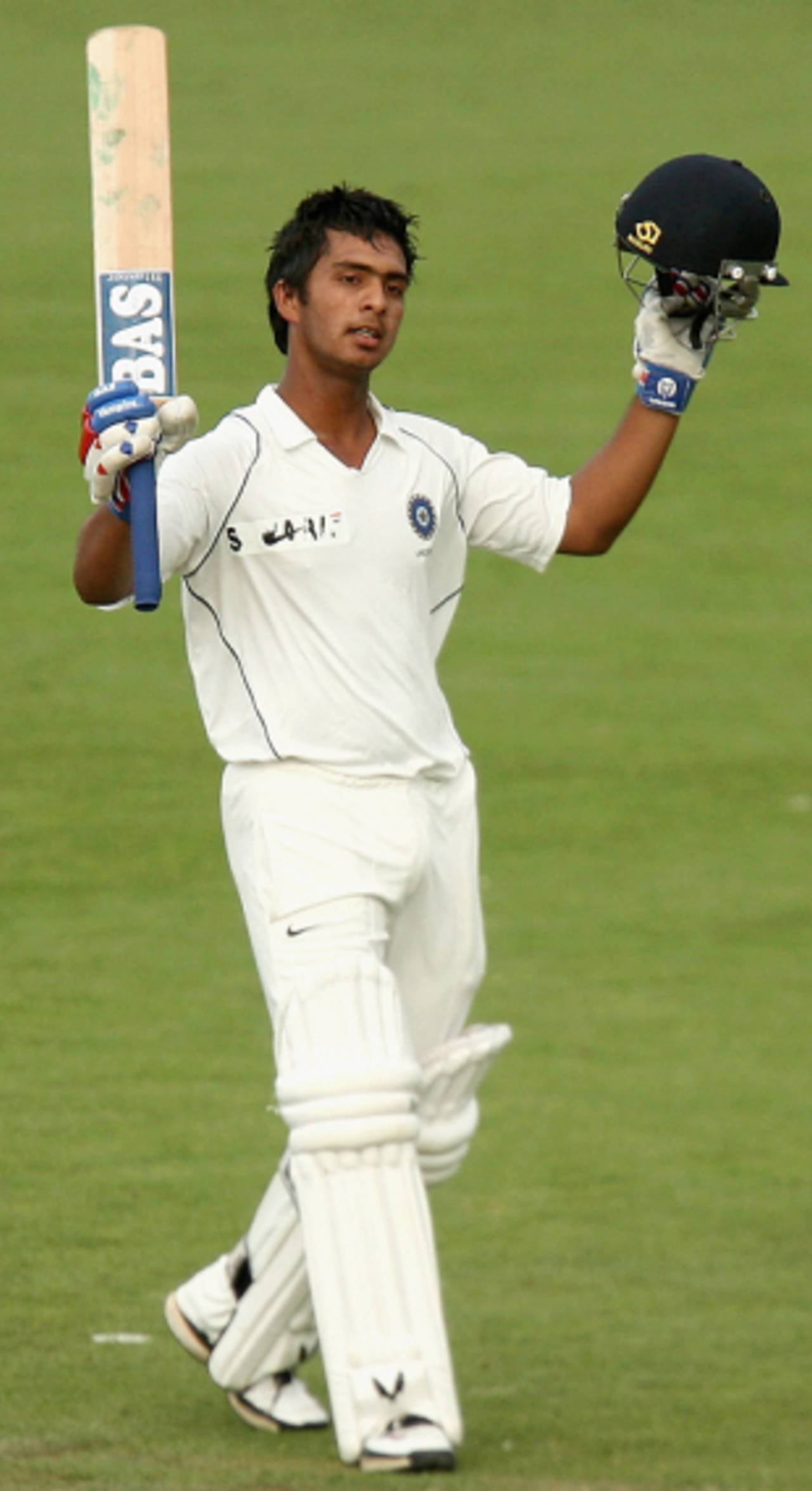 Mandeep Singh brings up his hundred, Australia Under-19 v India Under-19, 1st Test, Hobart, 2nd day, April 12, 2009