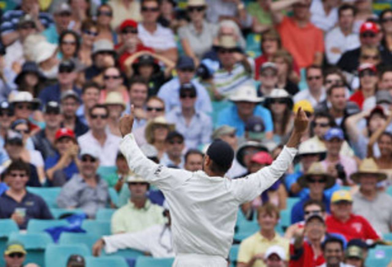Harbhajan Singh celebrates a wicket, Australia v India, 2nd Test, Sydney, 4th day, January 5, 2008
