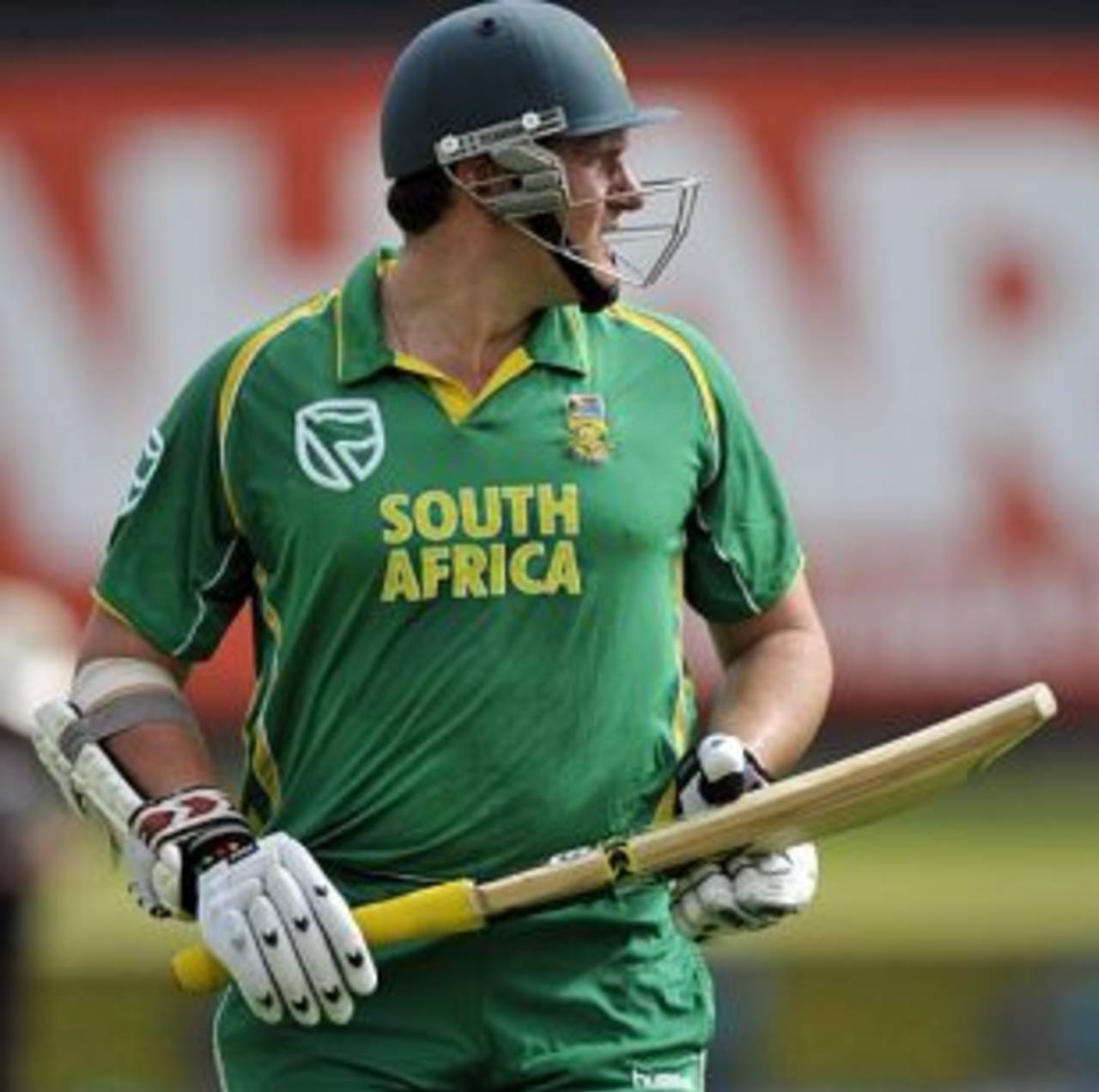 Graeme Smith was out for 20, South Africa v Australia, 4th ODI, Port Elizabeth, April 13, 2009