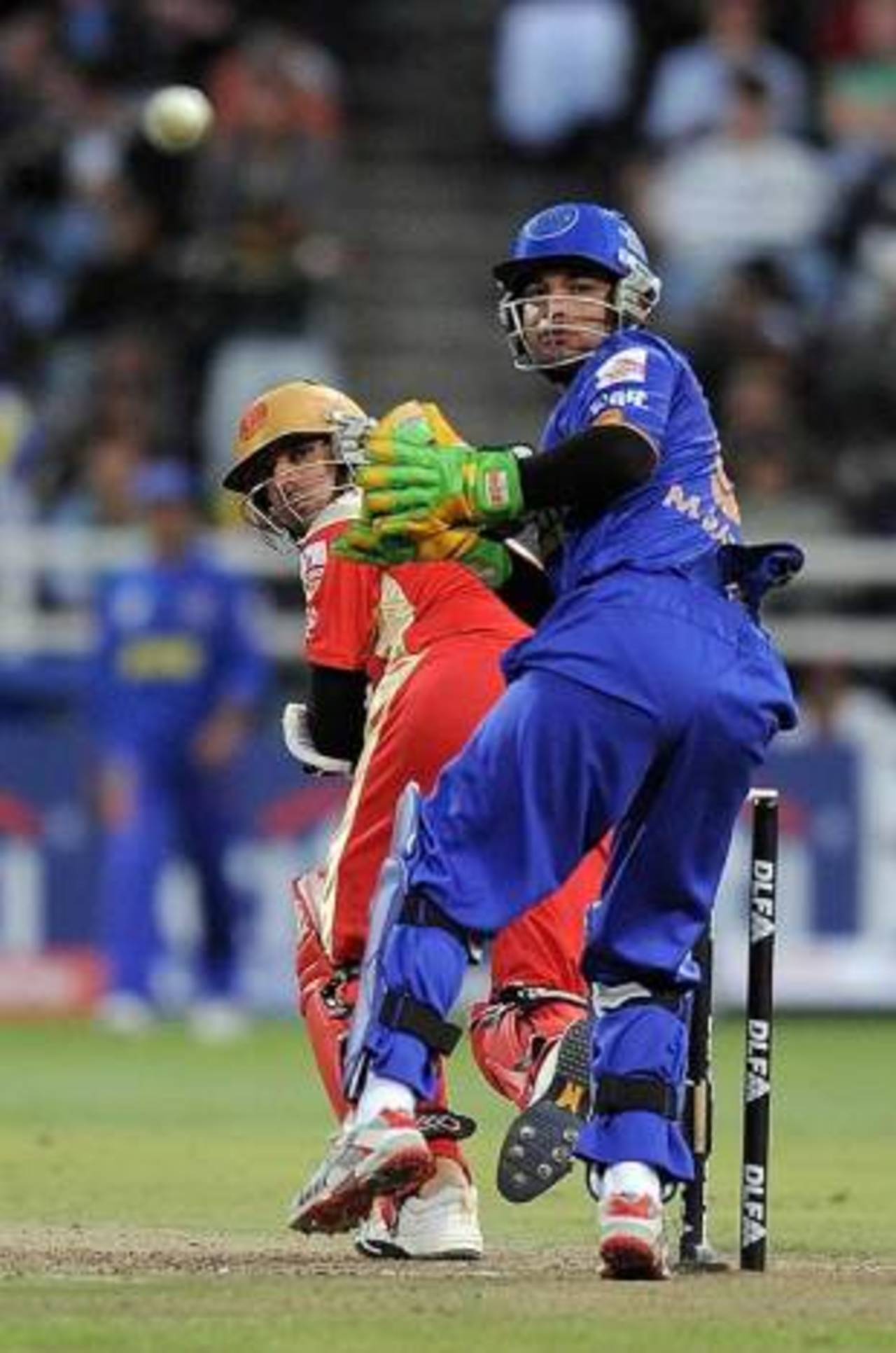 Rahul Dravid tucks the ball around the corner, Bangalore Royal Challenger v Rajasthan Royals IPL, 2nd game, Cape Town, April 18, 2009
