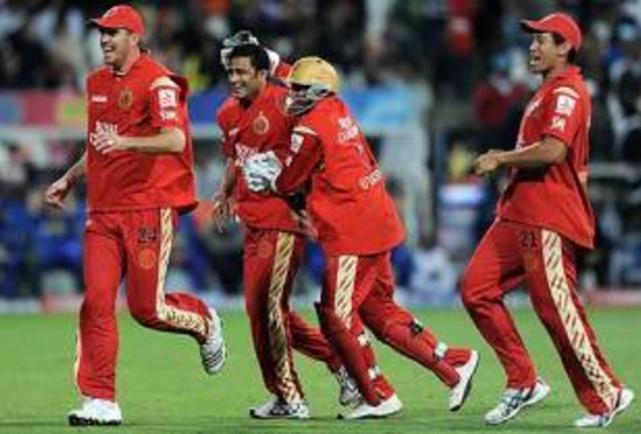 Anil Kumble's five wickets sunk Rajasthan, Bangalore Royal Challenger v Rajasthan Royals IPL, 2nd game, Cape Town, April 18, 2009