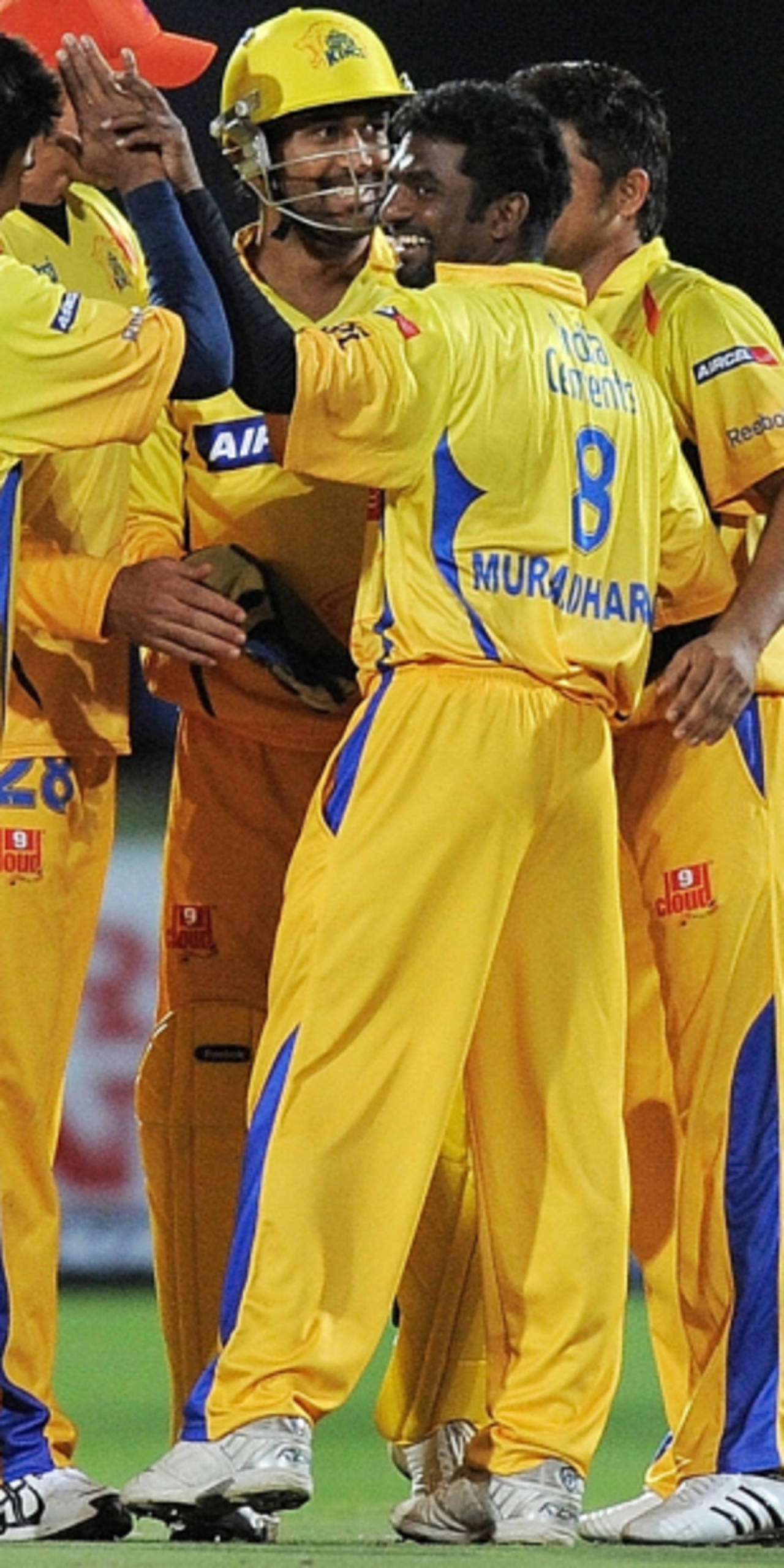 Team-mates congratulate Muttiah Muralitharan on getting Robin Uthappa, Bangalore Royal Challengers v Chennai Super Kings, IPL, 5th game, Port Elizabeth, April 20, 2009