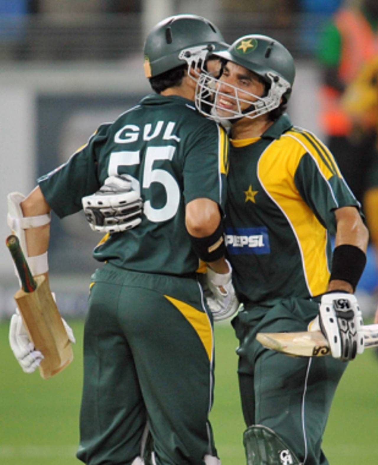 Misbah-ul-Haq celebrates the win with Umar Gul, Pakistan v Australia, 1st ODI, Dubai, April 22, 2009